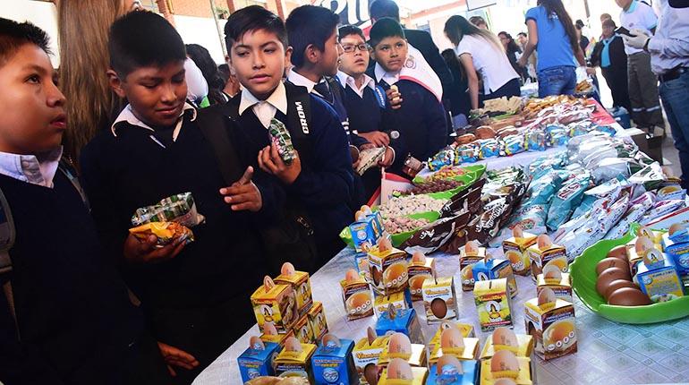 Lee más sobre el artículo Rechazan contrato para la provisión de fruta en el desayuno escolar en Cochabamba