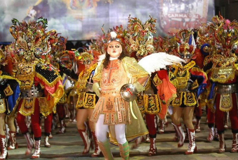 Lee más sobre el artículo Desplazarán 2.300 efectivos para el Carnaval de Oruro