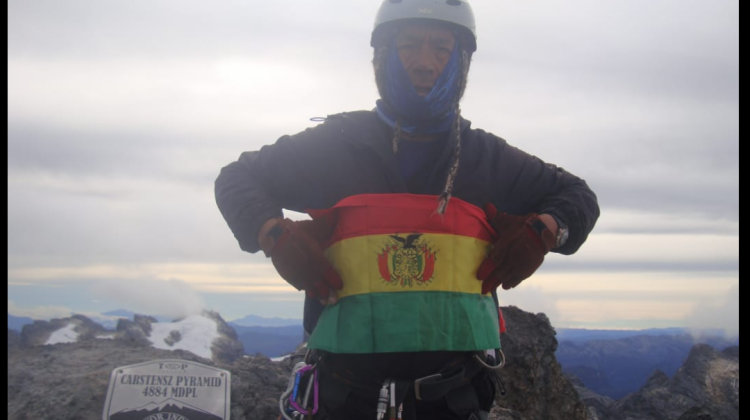 Lee más sobre el artículo Escalador Bernardo Guarachi culminó en la Antártida el ascenso a las 7 cimas más altas del mundo