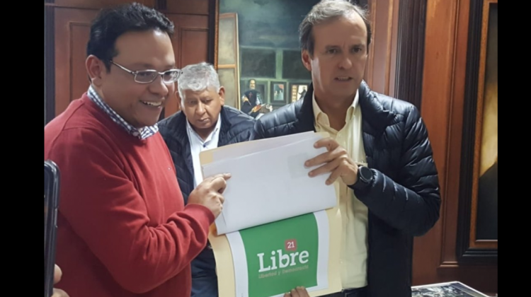 Lee más sobre el artículo Tuto Quiroga va a elecciones bajo la sigla Libre 21, alianza entre MNR y MPS