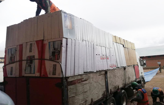 Lee más sobre el artículo Caen dos camiones con mercancía de contrabando valuada en Bs 2,4 millones