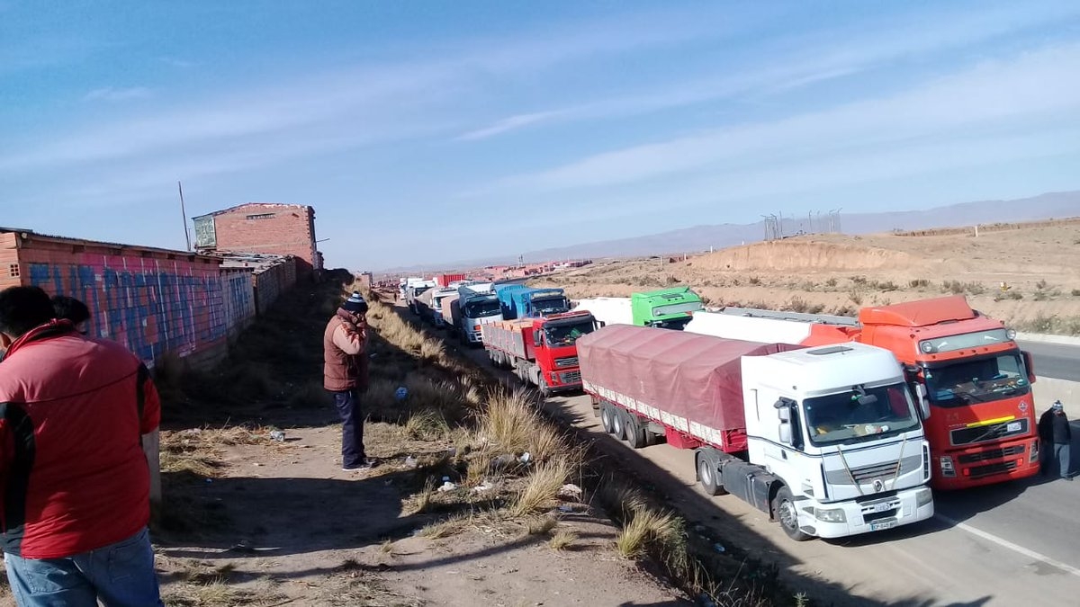 Lee más sobre el artículo Ministro de Obras pide al transporte pesado suspender bloqueo en Desaguadero