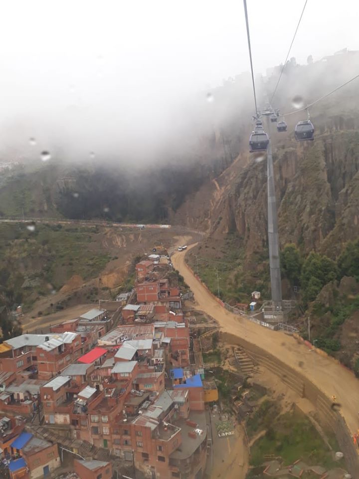 Lee más sobre el artículo Mi Teleférico y alcaldías de La Paz y El Alto definirán obras en Niño Kollo por deslizamientos