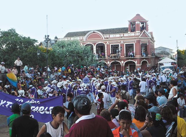 Lee más sobre el artículo Coordinan medidas de seguridad para el Carnaval en Santa Cruz