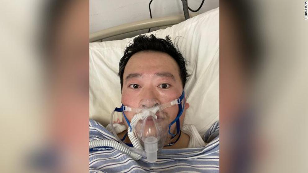 Lee más sobre el artículo Muere el médico que alertó del coronavirus en China y fue silenciado por la Policía