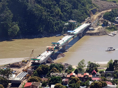 Lee más sobre el artículo Gobierno indemniza a 31 ‘pontoneros’ afectados con la construcción de puente Rurrenabaque-San Buenaventura