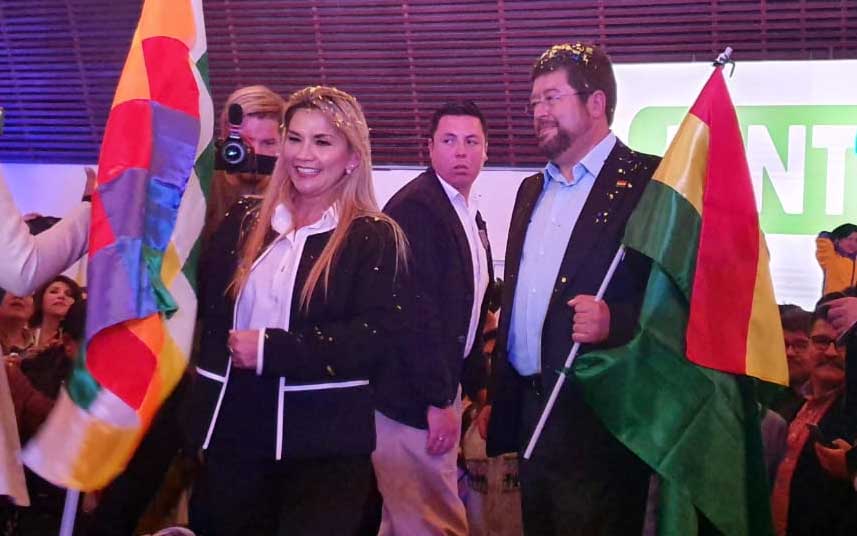 Lee más sobre el artículo Áñez presenta a Samuel como candidato a la Vicepresidencia por la alianza ‘Juntos’ y le confía la economía de Bolivia