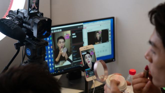 Lee más sobre el artículo Coronavirus: cómo la industria del streaming en China se beneficia de la epidemia