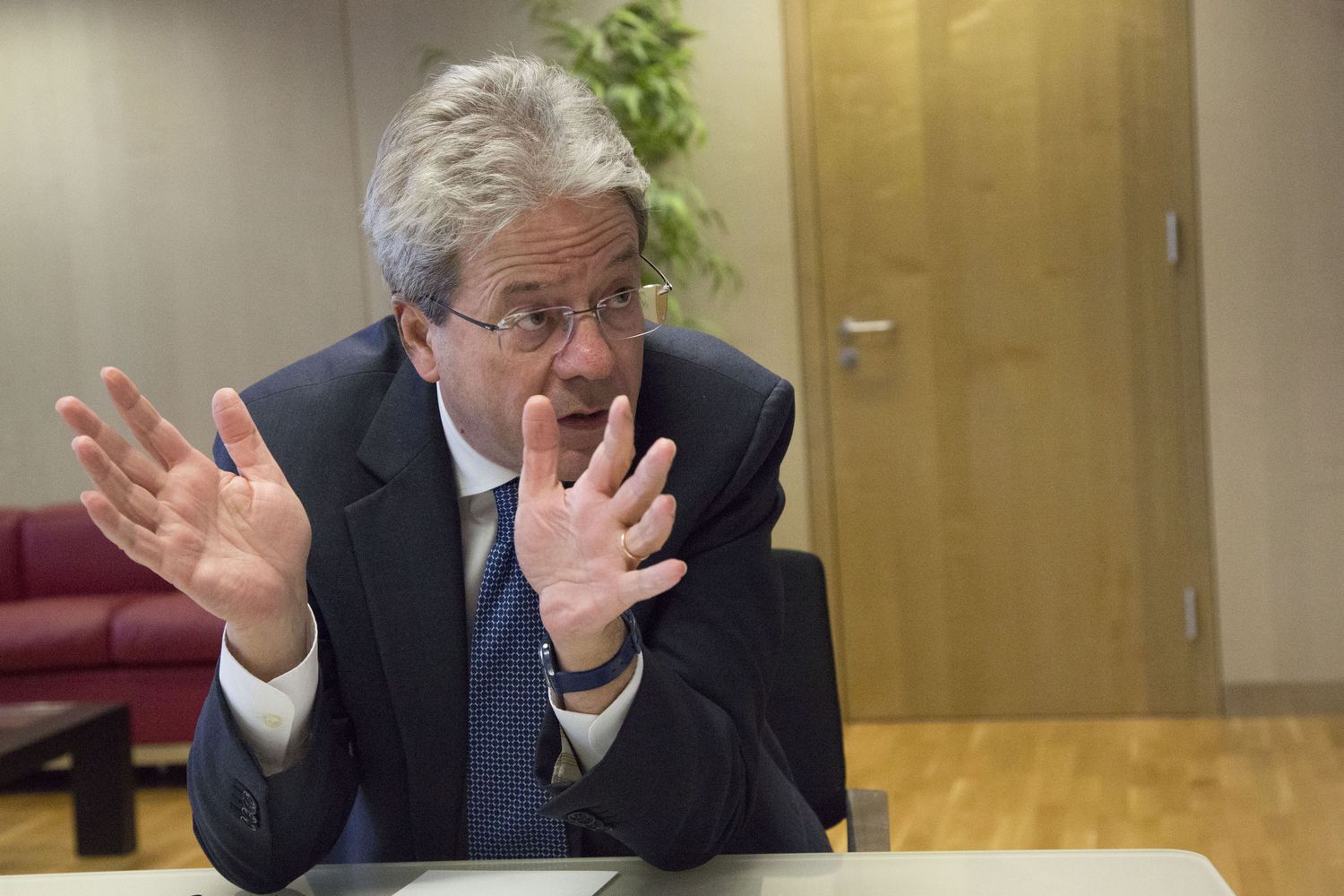 Lee más sobre el artículo Gentiloni: “El coronavirus exige una respuesta fiscal coordinada de Europa”