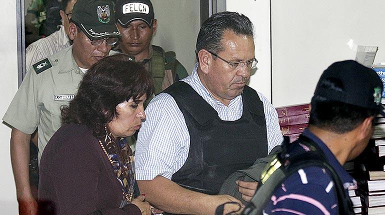Lee más sobre el artículo Tribunal otorga detención domiciliaria a exjefe de la Felcc, Gonzalo Medina vinculado por narcotráfico
