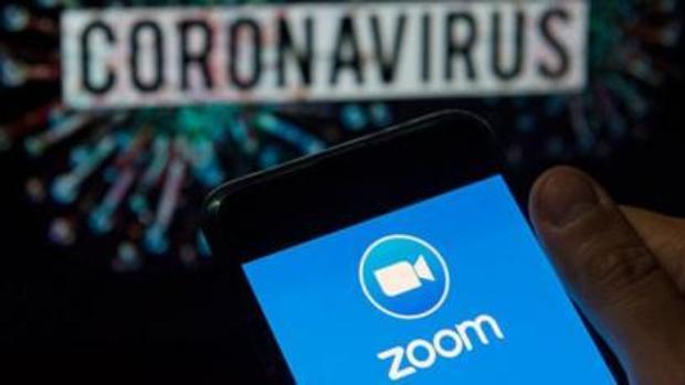 Lee más sobre el artículo Los problemas de privacidad de Zoom, la aplicación para videollamadas de moda