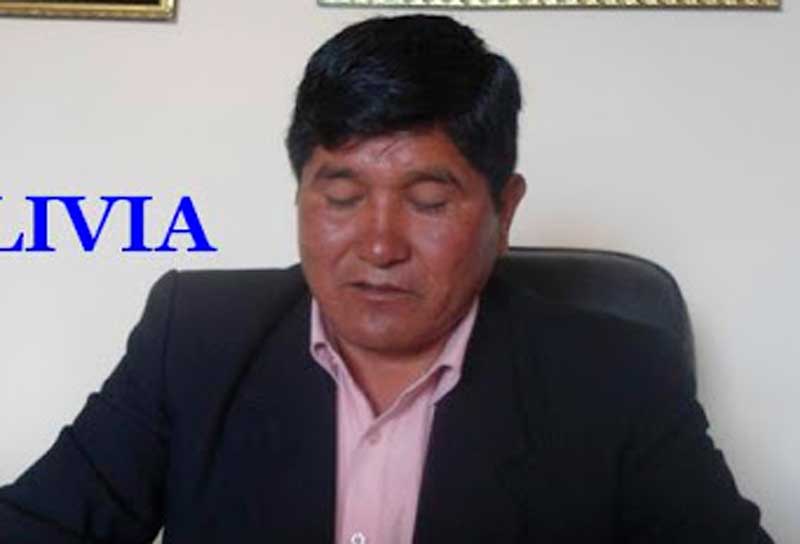 Lee más sobre el artículo Aprehenden al alcalde de Patacamaya, Tiburcio Choque