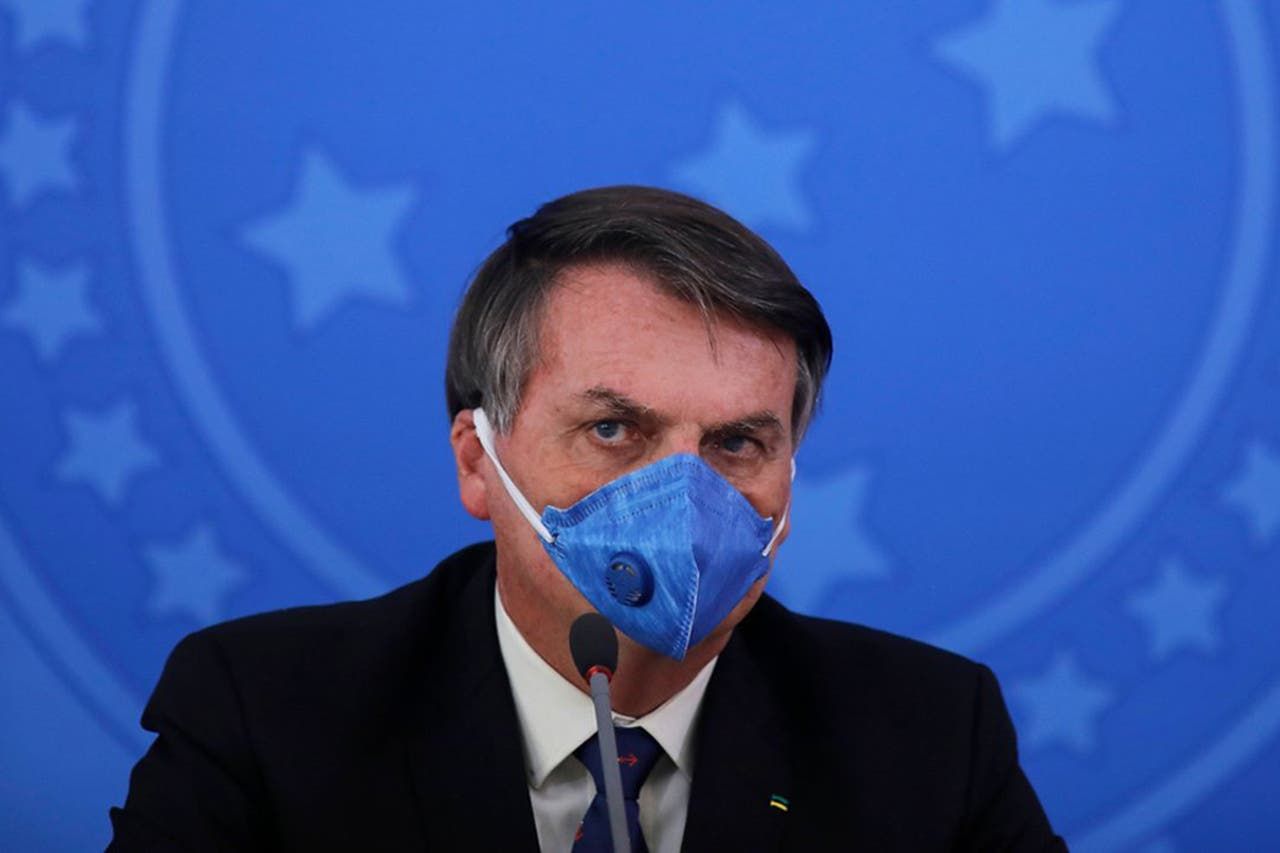 Lee más sobre el artículo Bolsonaro admite que el coronavirus “es el mayor desafío” de Brasil