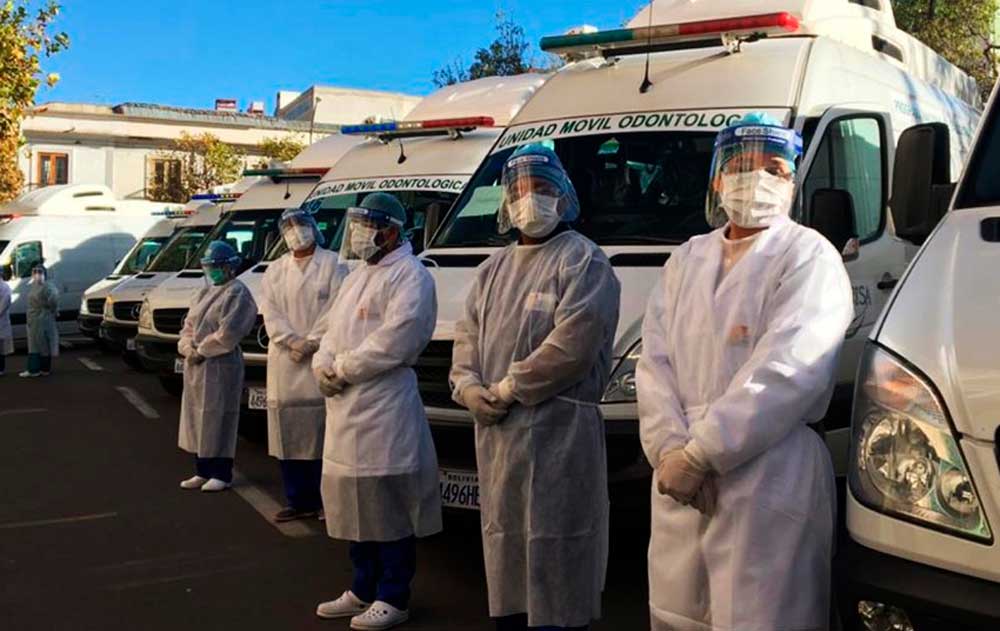 Lee más sobre el artículo Ministra denuncia amenazas a caravana de ambulancias al llegar a Cochabamba