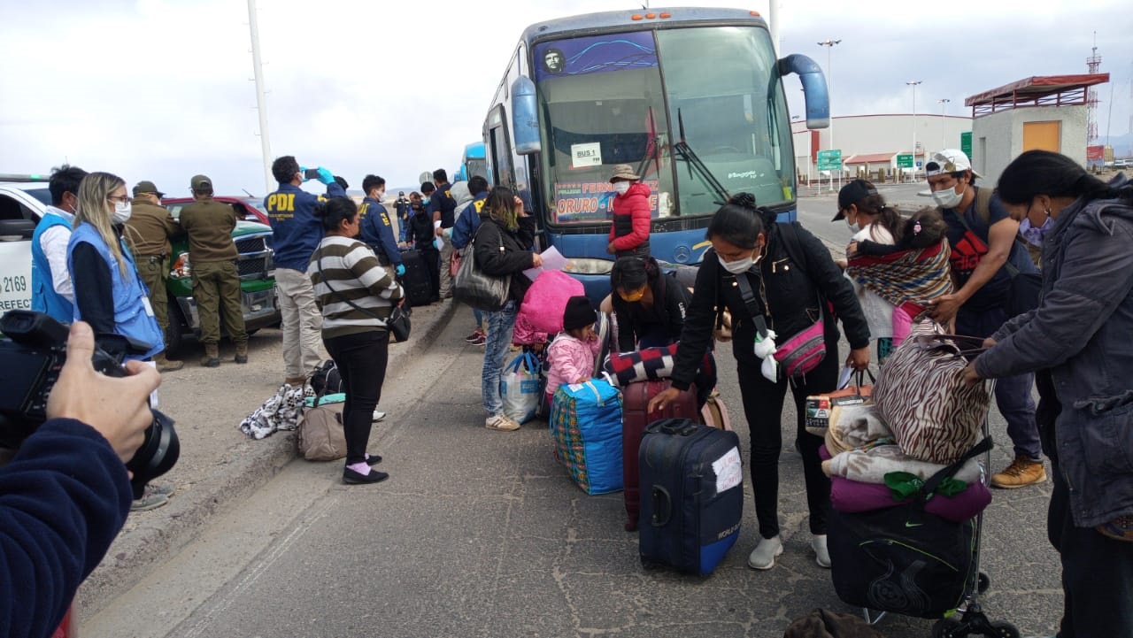 Lee más sobre el artículo Durante la pandemia, 6.049 ciudadanos bolivianos retornaron en flota y 1.815 en avión