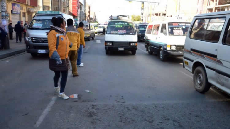 Lee más sobre el artículo Transporte público en El Alto comienza a operar con 24 puntos de control
