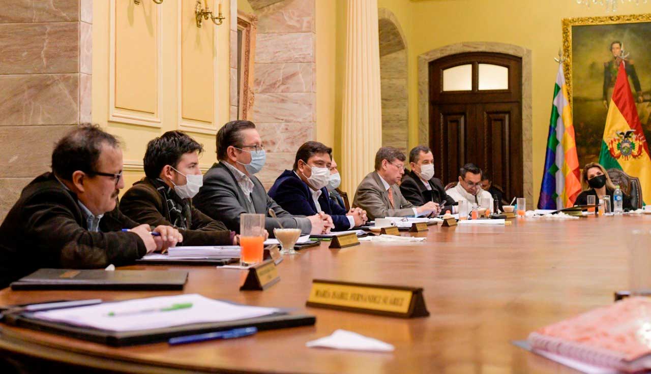 Lee más sobre el artículo Gobierno deroga decretos que penalizaban la información