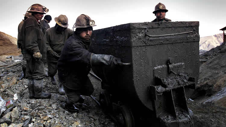 Lee más sobre el artículo Gobierno decide reiniciar actividades mineras en Bolivia
