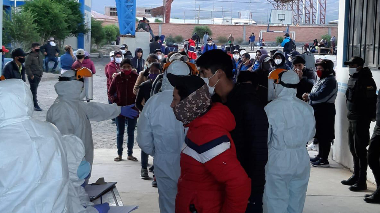 Lee más sobre el artículo 385 bolivianos ingresan desde Chile y cumplen cuarentena en Pisiga