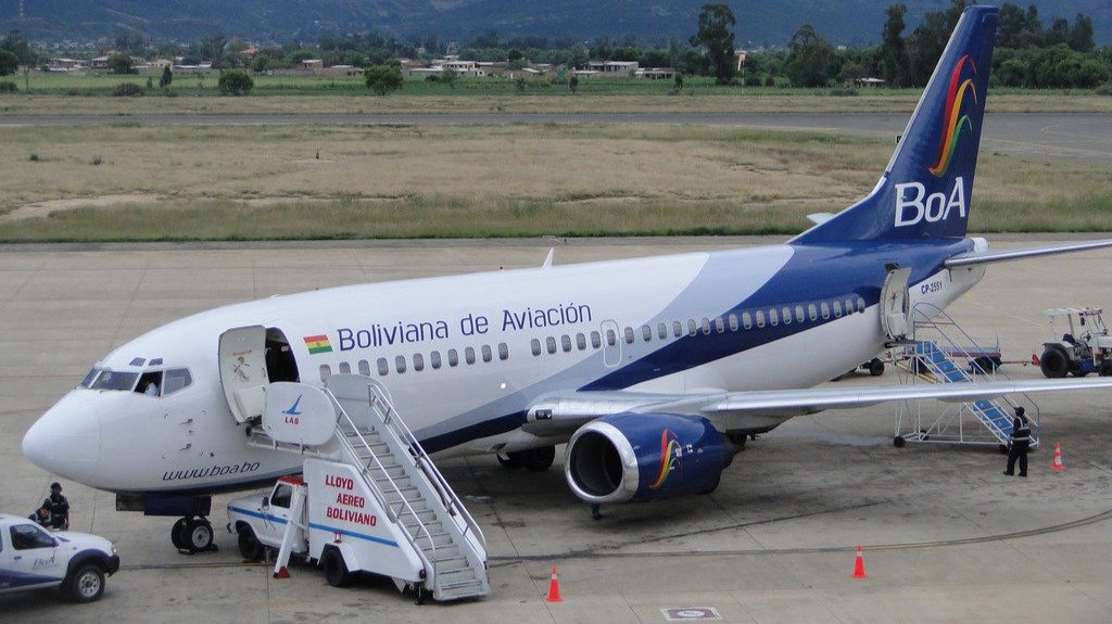 Lee más sobre el artículo Presidente ordena ‘salvar’ a la estatal BoA; las aerolíneas privadas esperan un alivio