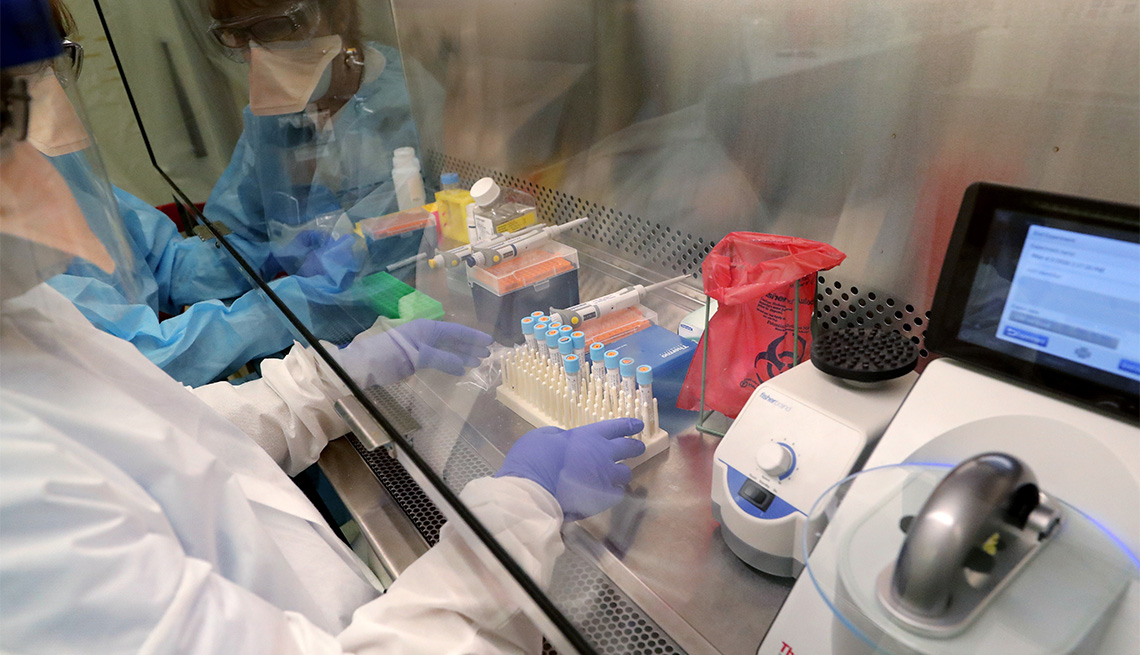 Lee más sobre el artículo Ministerio de Salud recibe 10.000 kits de laboratorio PCR para diagnosticar el Covid-19