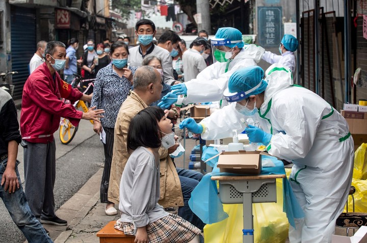 Lee más sobre el artículo El ex jefe de la inteligencia británica aseguró que el coronavirus escapó de un laboratorio de Wuhan