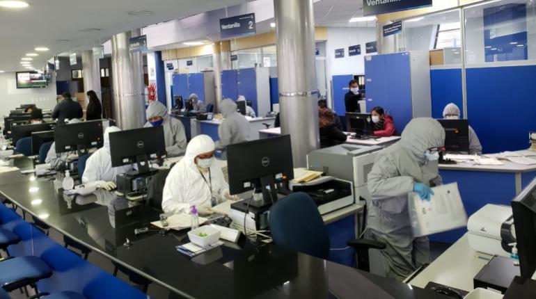 Lee más sobre el artículo Juez envía a prisión a tres implicados en caso de negociados en Servicio de Impuestos Nacionales