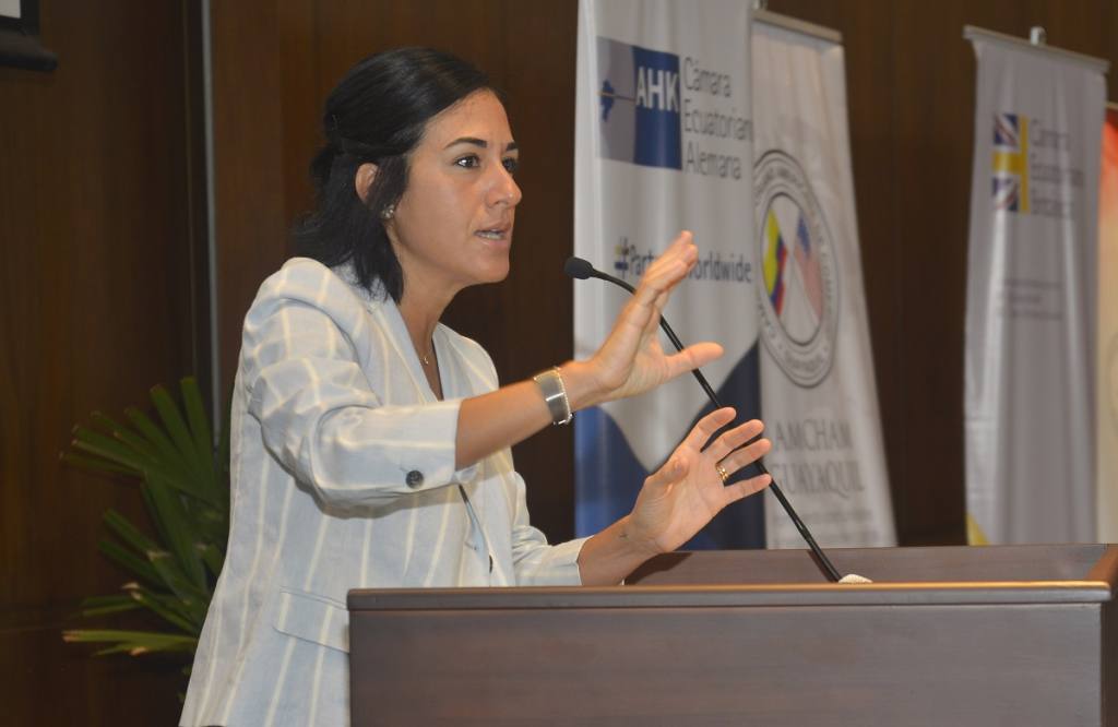Lee más sobre el artículo Congreso de Ecuador elige nueva vicepresidenta de la nación