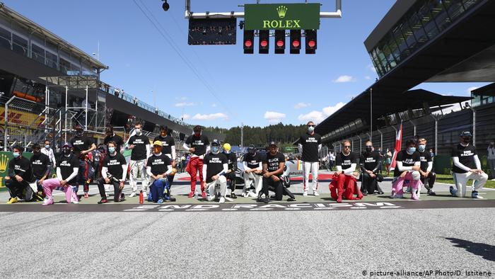 Lee más sobre el artículo Pilotos de la Fórmula 1 se manifiestan en contra del racismo