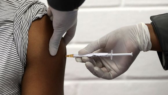 Lee más sobre el artículo OPS busca que países más vulnerables de América accedan a vacuna “subsidiada” contra COVID-19