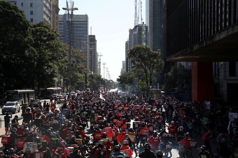 Lee más sobre el artículo Conductores de reparto de Uber, Rappi y otras protestan en Brasil en medio de pandemia
