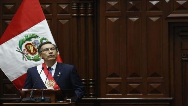 Lee más sobre el artículo Presidente de Perú cambia a más de la mitad de su gabinete, incluyendo el ministro de Salud