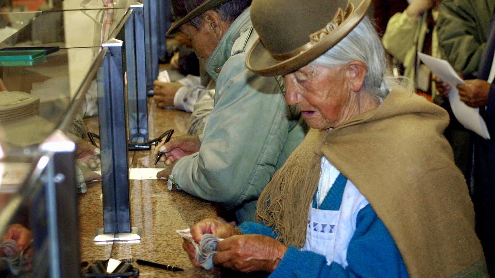 Lee más sobre el artículo Gobierno decide adelantar aguinaldo de la Renta Dignidad parar en agosto