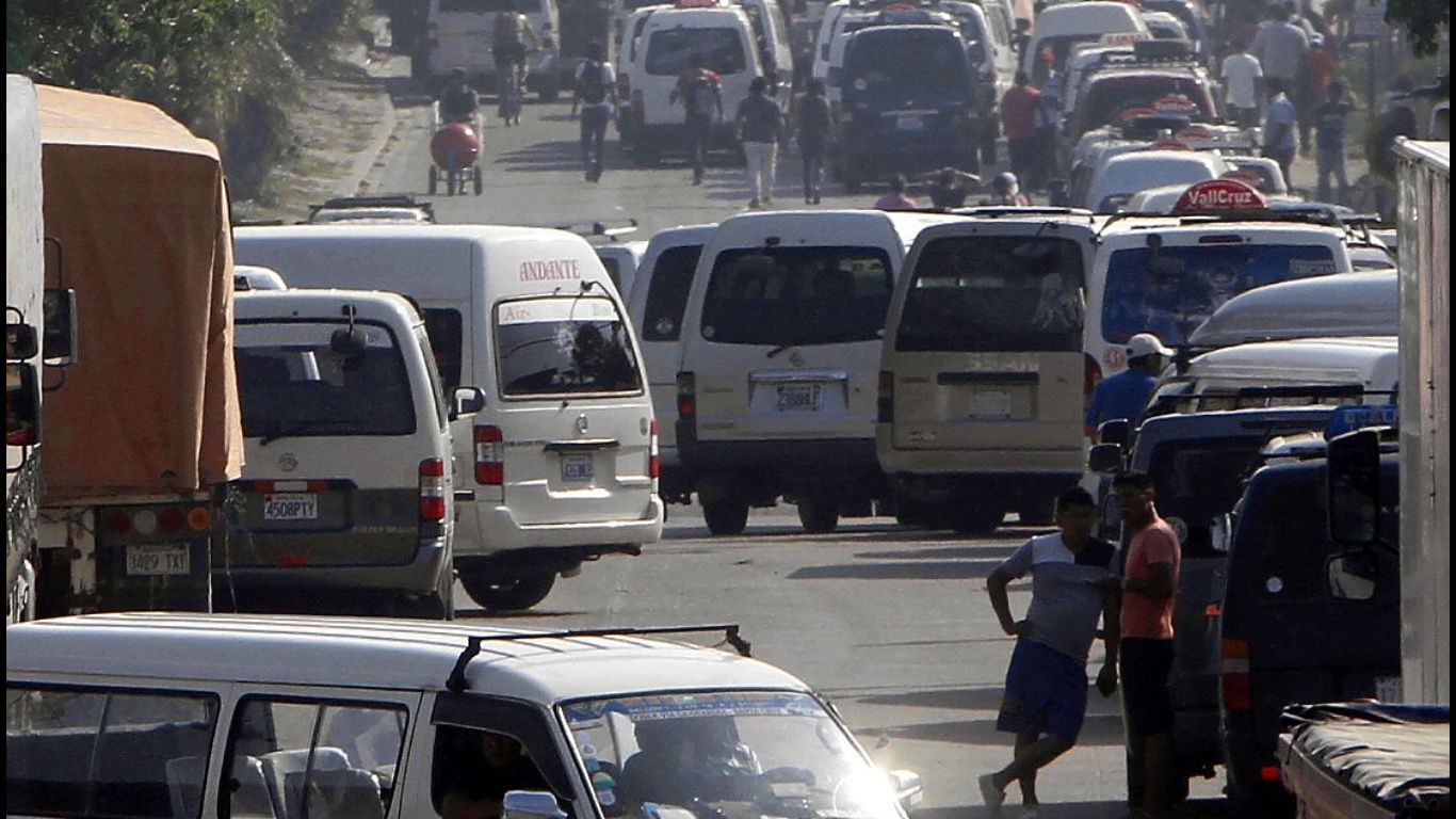 Lee más sobre el artículo Transportistas interprovinciales acuerdan volver el 13 de julio