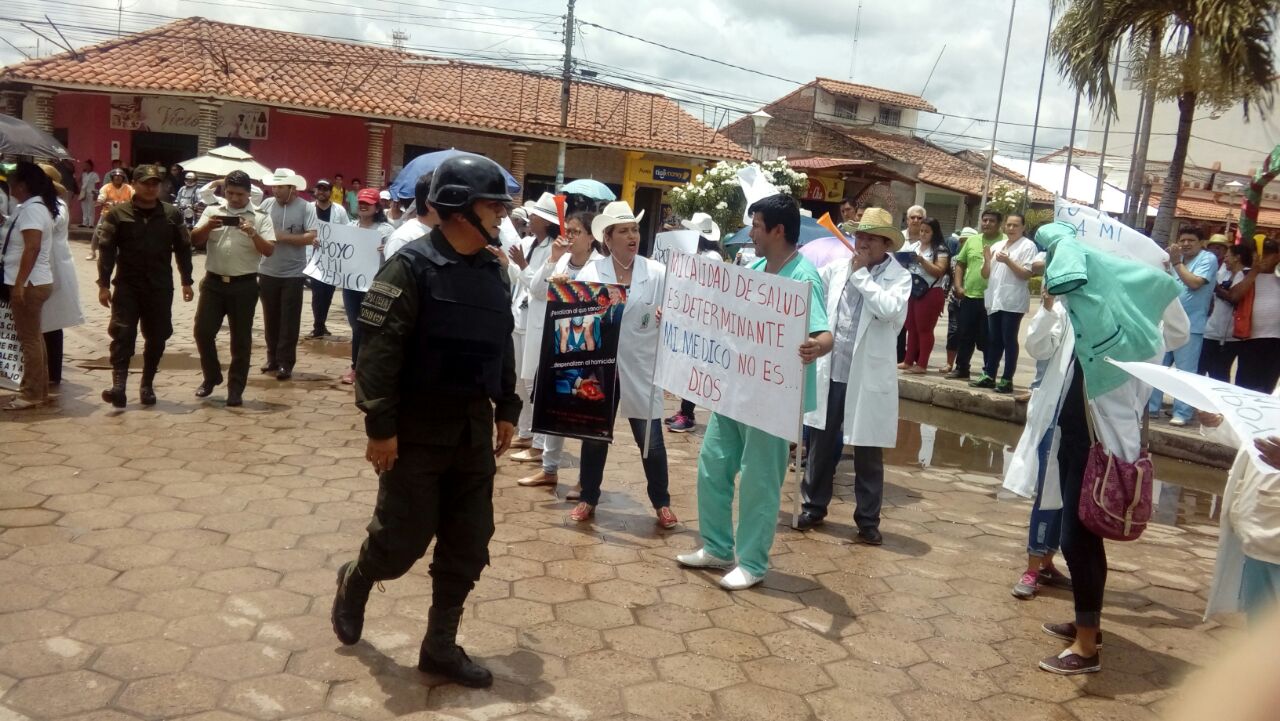 Lee más sobre el artículo Profesionales en salud anuncian paro de 24 horas el 4 de agosto