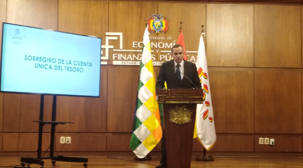 Lee más sobre el artículo Renuncia Carlos Schlink al viceministerio de Tesoro Público