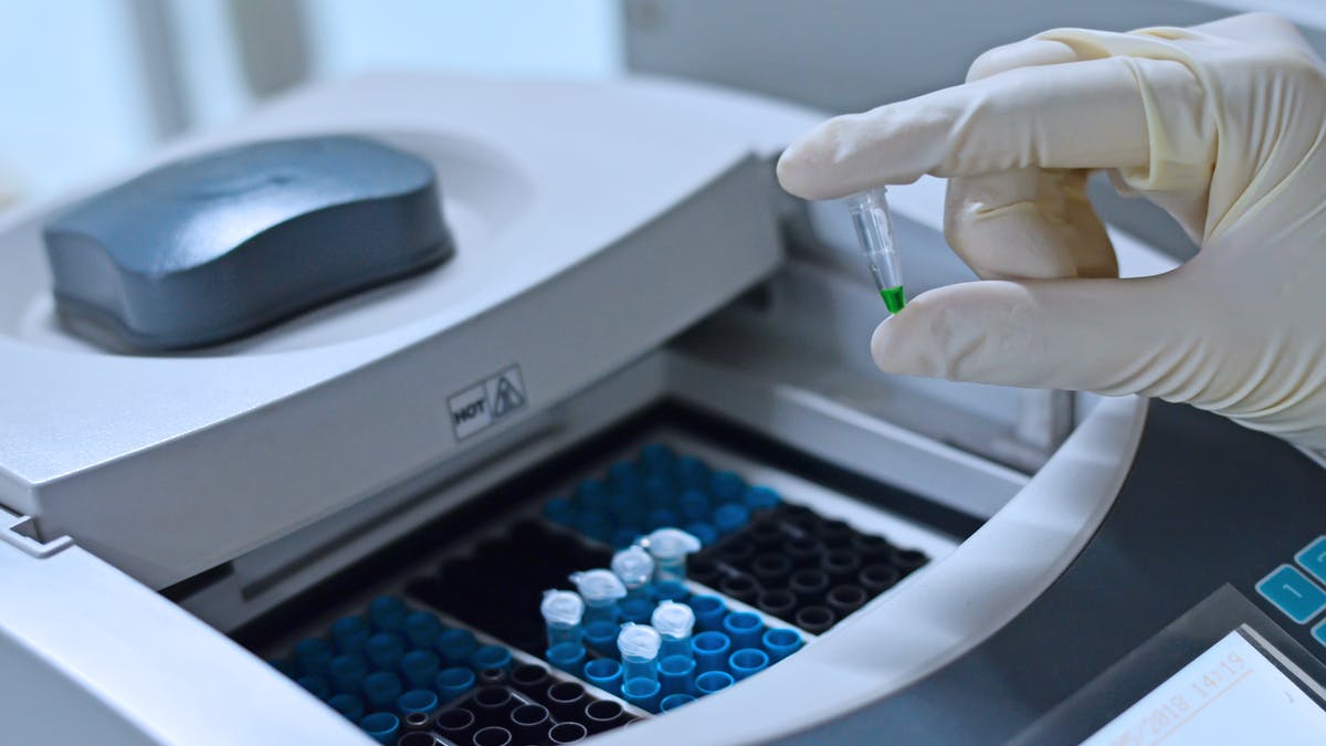 Lee más sobre el artículo Salud anuncia que llegaron seis termocicladores y 14.000 kits de pruebas PCR