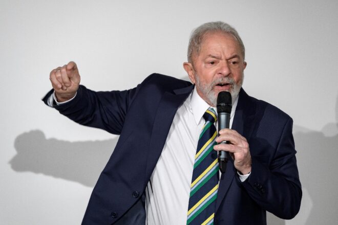 Lee más sobre el artículo Lula cree que Bolsonaro fingió tener coronavirus para promocionar la cloroquina