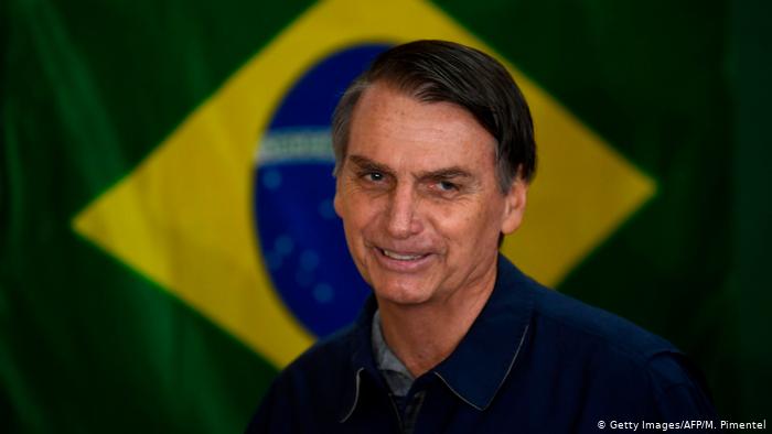 Lee más sobre el artículo Bolsonaro defiende a Añez y acusa a Morales de fustigar desde el exterior tras su renuncia