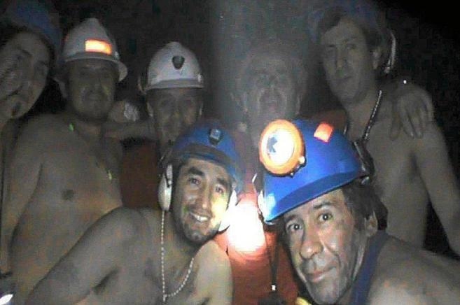 Lee más sobre el artículo Los 33 mineros de Chile se sienten olvidados 10 años después de la hazaña
