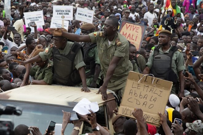 Lee más sobre el artículo Delegación de África Occidental llega a Malí para presionar después del golpe