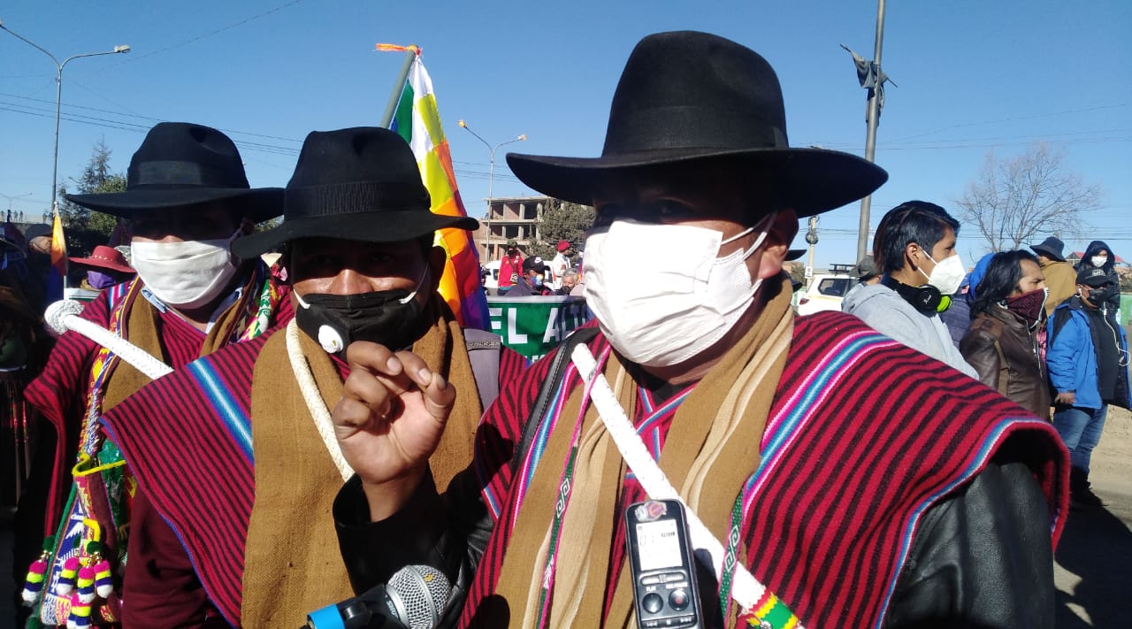 Lee más sobre el artículo Campesinos se repliegan a El Alto y aguardan un Mitin para definir acciones.