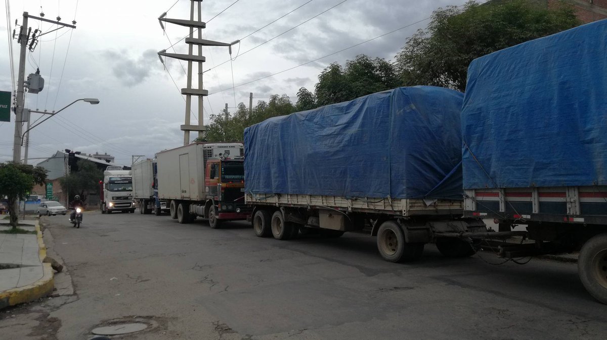 Lee más sobre el artículo Transportistas denuncian robo de sus mercancías por parte de bloqueadores