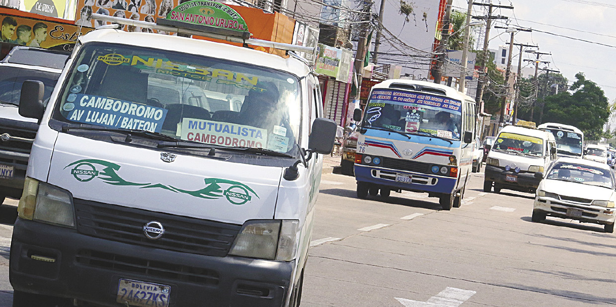 Lee más sobre el artículo Trufis y minibuses exigen que les permitan trabajar con el 80% de su capacidad