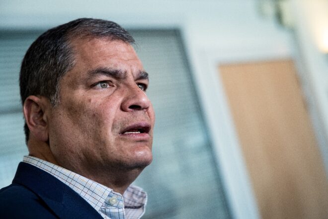 Lee más sobre el artículo Justicia de Ecuador confirma condena a ocho años de cárcel contra Correa