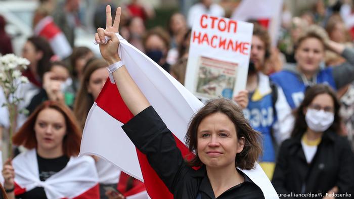 Lee más sobre el artículo Bielorrusia: miles de mujeres protestan contra la violencia policial