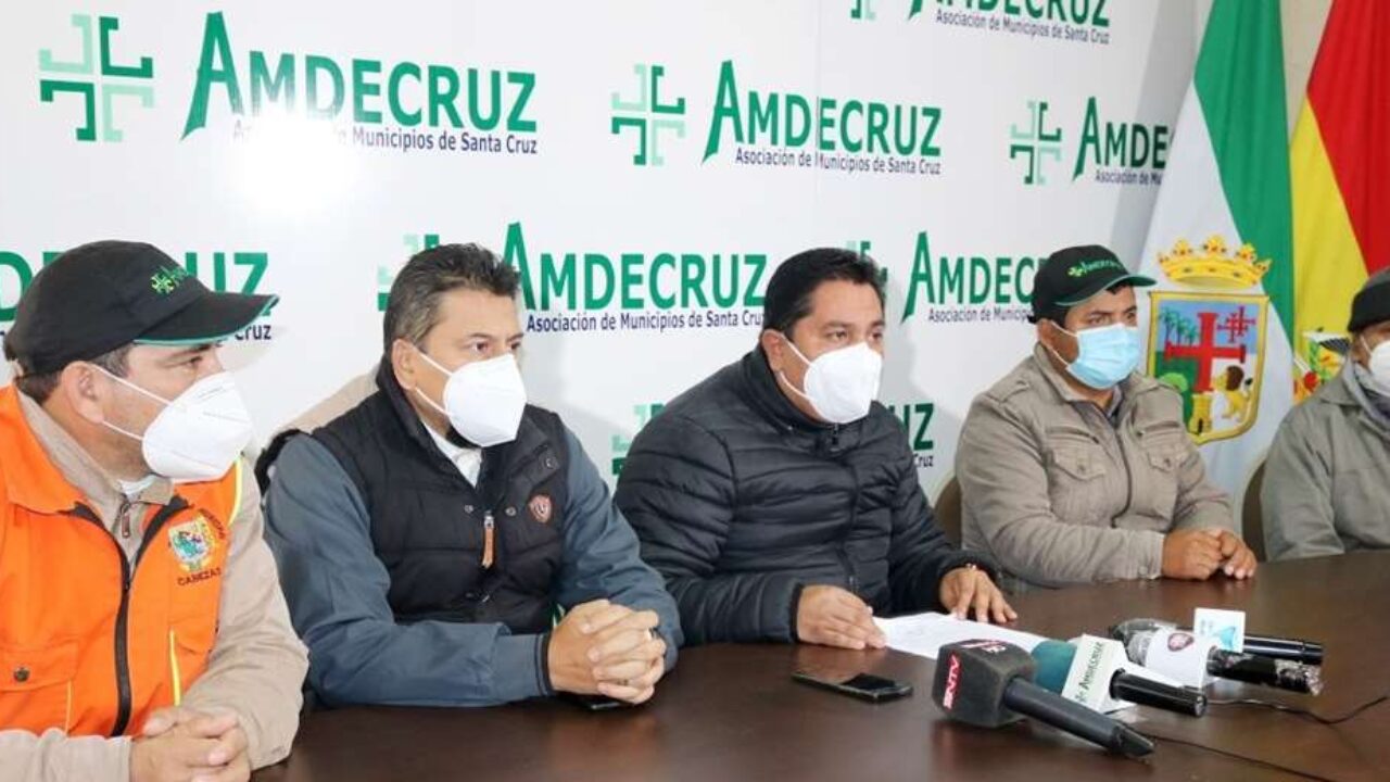 Lee más sobre el artículo Alcaldes cruceños viajan a La Paz para frenar recortes de presupuestos