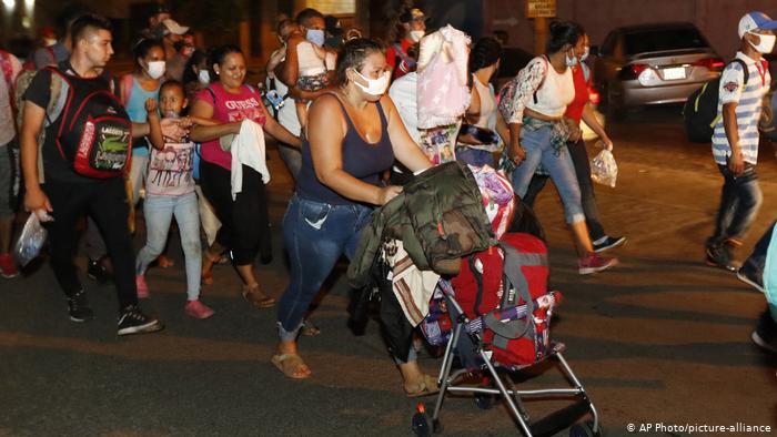 Lee más sobre el artículo Honduras: nueva caravana de migrantes sale en plena pandemia