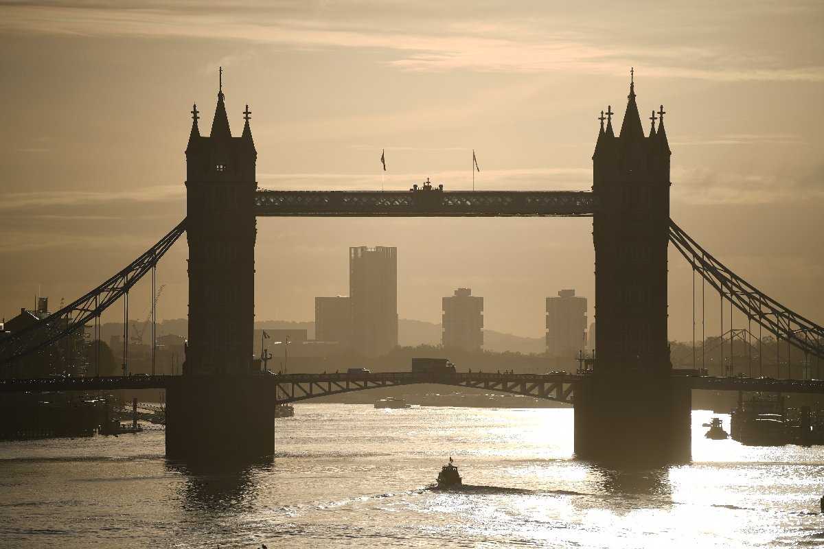 Lee más sobre el artículo En Londres prohíben las reuniones en espacios cerrados para frenar la pandemia