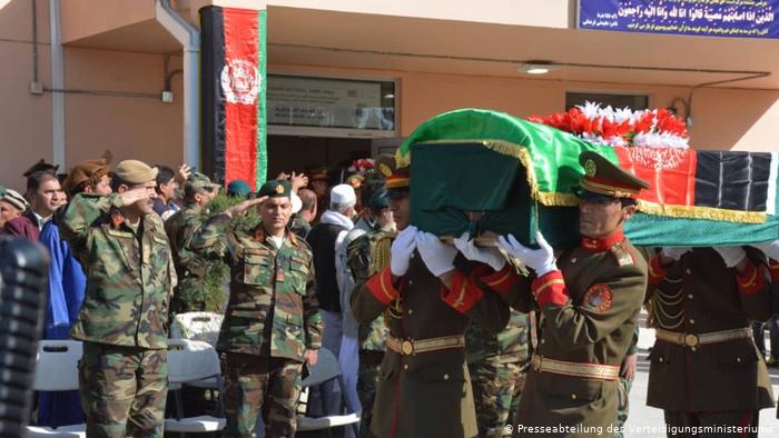 Lee más sobre el artículo Más de 25 policías y soldados mueren en emboscada de talibanes en Afganistán